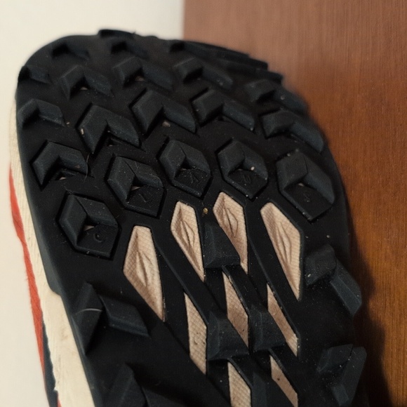 Altra Lone Peak ALL WTHR 2,  Size 9 (42.5) - Picture 5 of 8